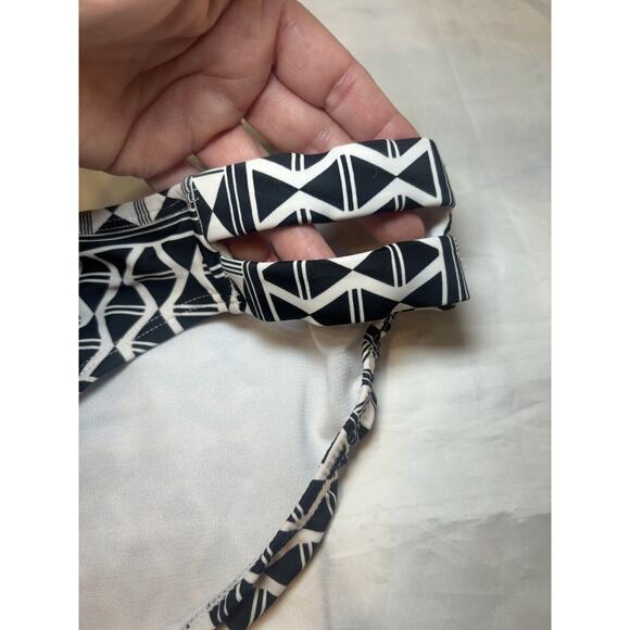Time and Tru  Bikini Bottoms Women's Medium 8/10 Black & White Swim Bottoms (qq) - Picture 5 of 6